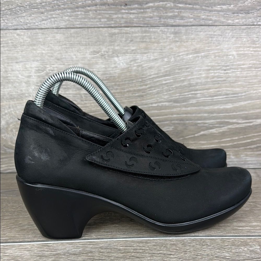 Naot Precious Black Nubuck Women's Sz 9/EU 40 Slip On Perf Alt Closure Heels